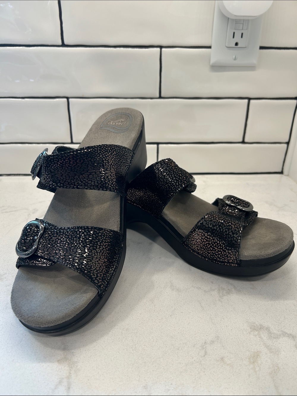 Dansko Sophie Sandals Black Metallic Women EU 41 US 8.5 9 Double Strap - Picture 15 of 16